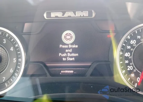 2025 Ram 1500 Big Horn Crew Cab 4X4 6'4 Box z USA, uszkodzony, nr VIN 1C6SRFBP0SN518764